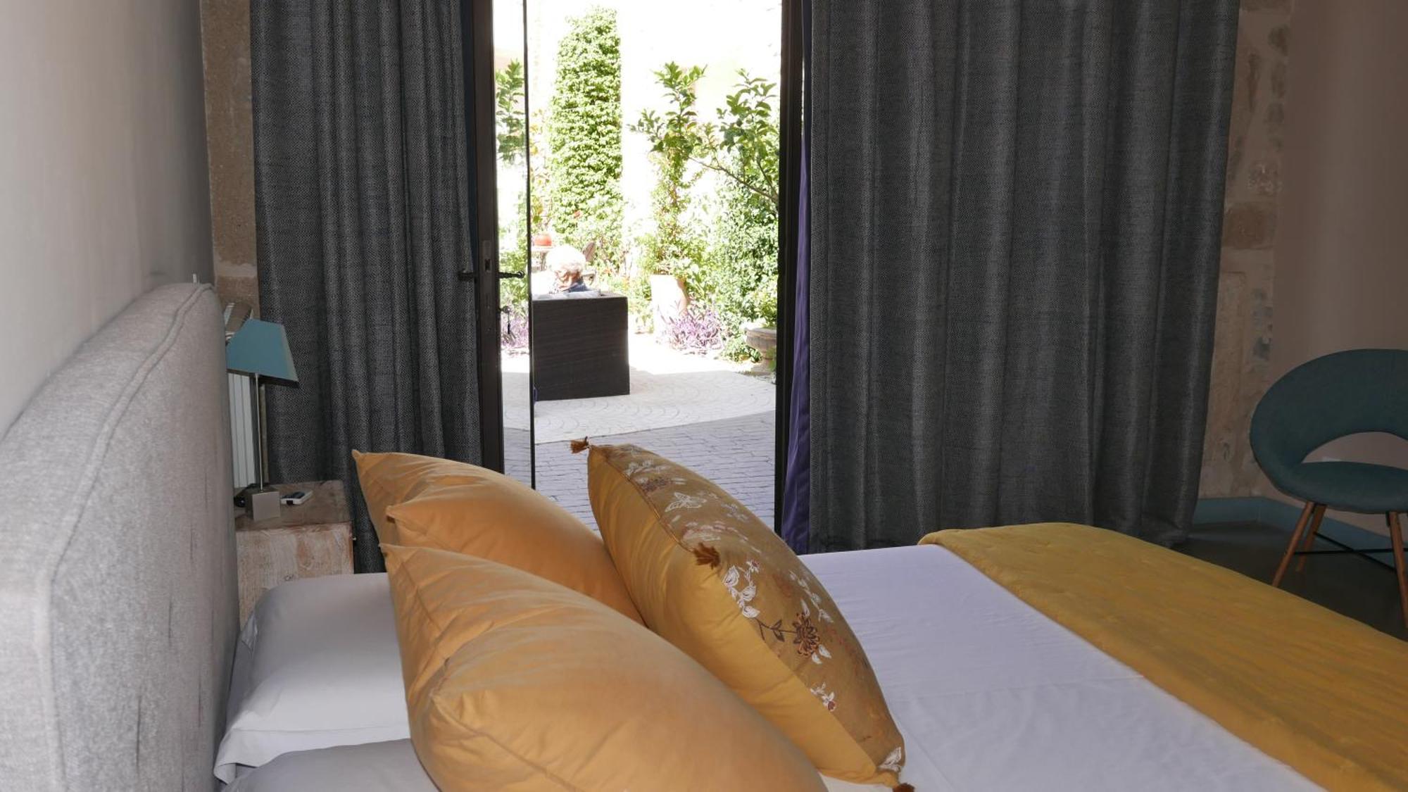 L'Escampe Bed & Breakfast Saturargues ภายนอก รูปภาพ